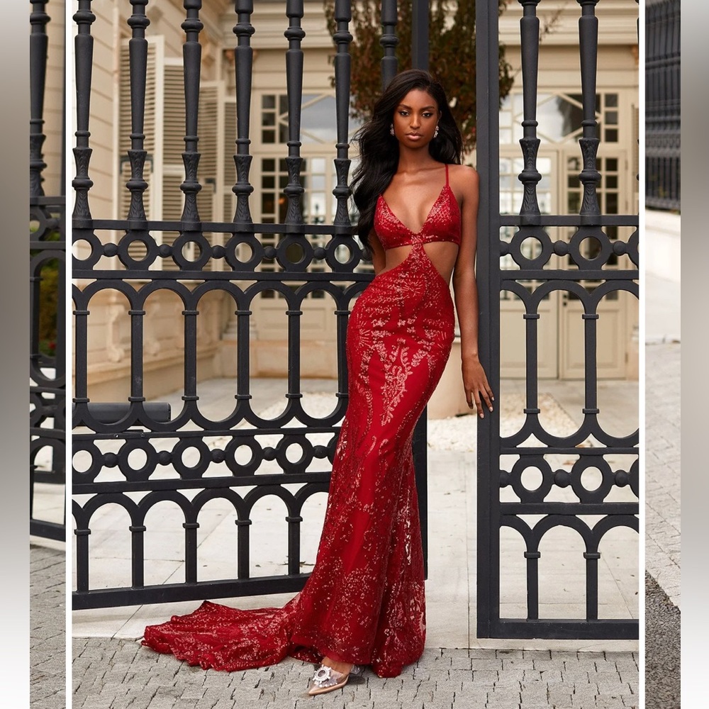 A&N OFFICIAL JAYLA DEEP RED